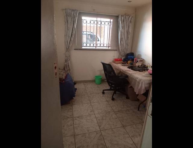 3 BEDROOM HOUSE FOR SALE IN LOTUS GARDENS